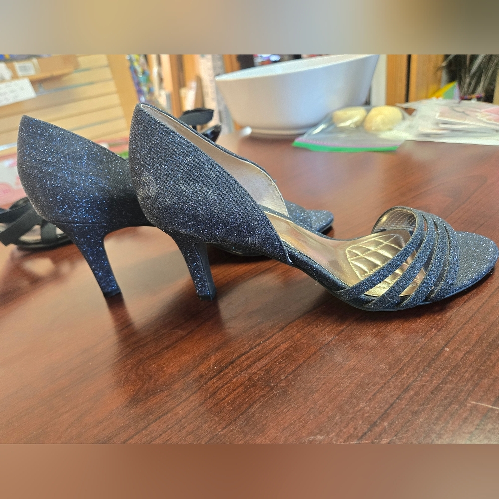 Alfani 3 inch heels in navy blue size 6